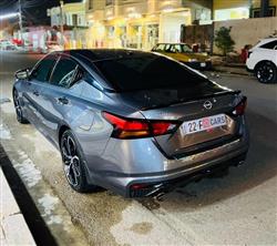 نيسان ألتيما